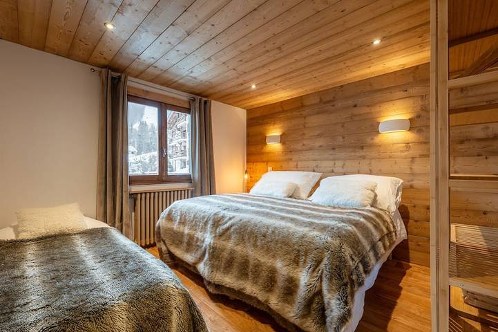 Entire apartment, 4-star apartment in a magnificent Savoyard chalet - 50 m from the slopes in La Clusaz, Annecy region