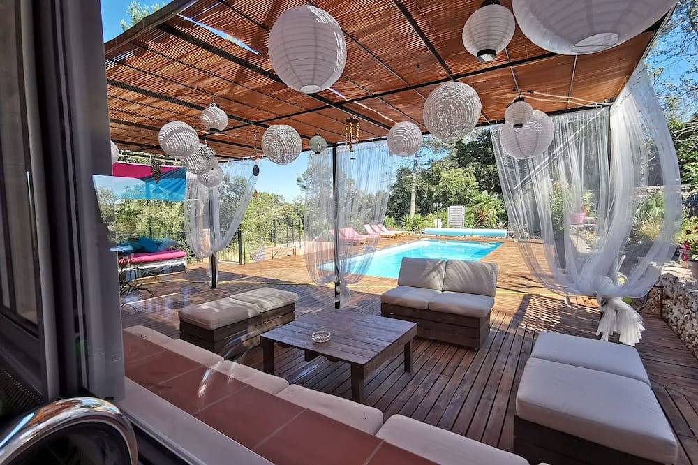 6 slaapkamers 13 personen verwarmd zwembad en jacuzzi in Flassans-sur-Issole, Brignoles region