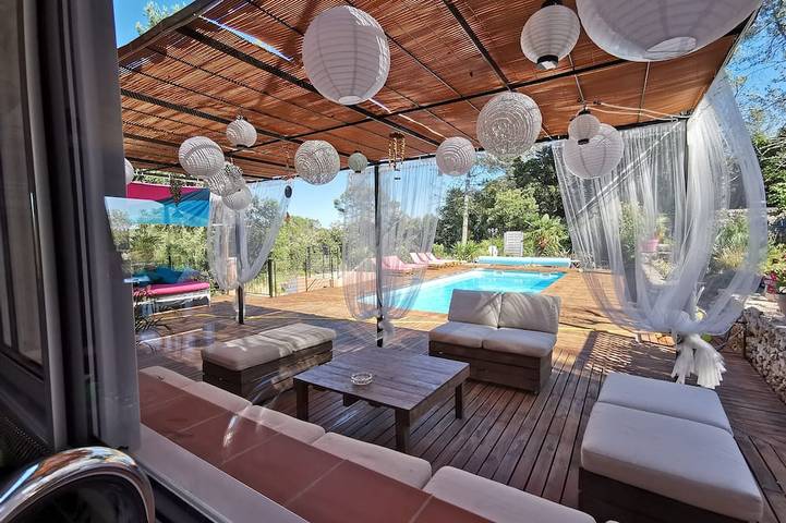 Location de vacances pour 13 personnes, avec jardin et jacuzzi, animaux acceptés à Flassans-sur-Issole - 2