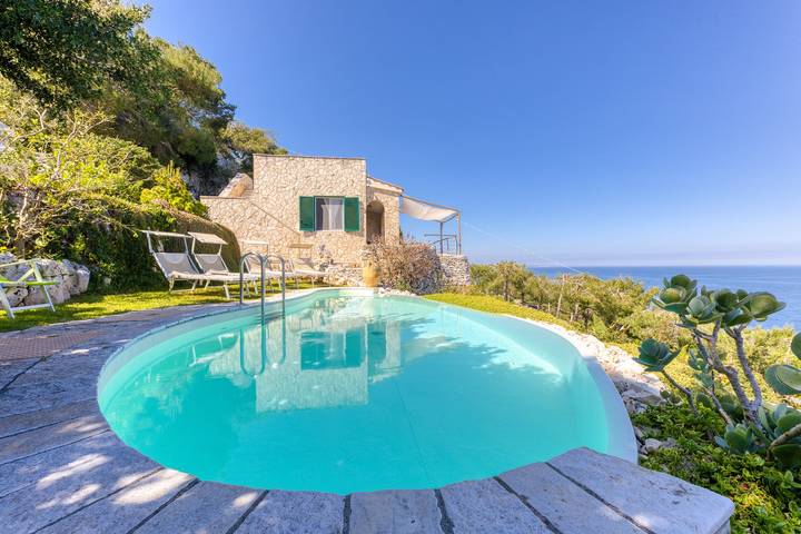 Location de vacances pour 6 personnes, avec Jacuzzi ainsi que Jardin et Sauna à Gagliano del Capo - 2