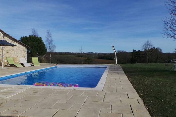 Gîte pour 5 personnes, avec piscine et jacuzzi ainsi que terrasse et jardin à Varaignes - 4