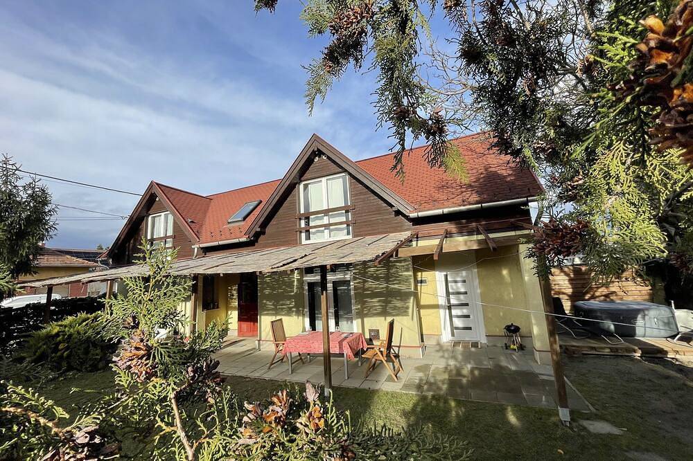 4 Guests: River & Garden Charm in Budapest, Mittelungarn