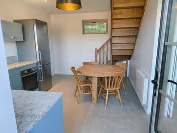 Gîte pour 4 personnes, avec piscine ainsi que jardin et bassin pour enfant à Biville-la-Baignarde