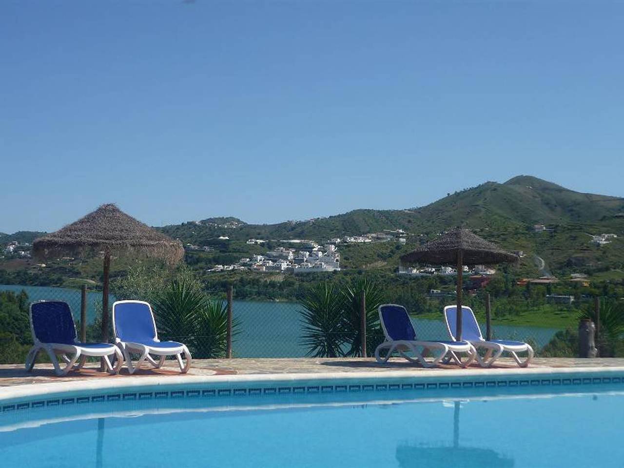 Alojamientos Huetor , casas de vacaciones en la naturaleza in Viñuela, Provincia de Málaga
