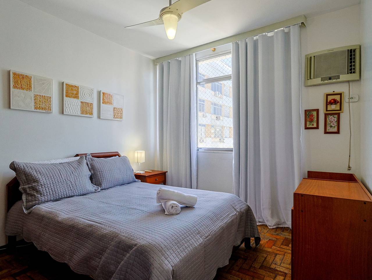 Entire apartment, Apto a 700m da Praia do Leblon com Wi-Fi e ar in Leblon, Rio de Janeiro