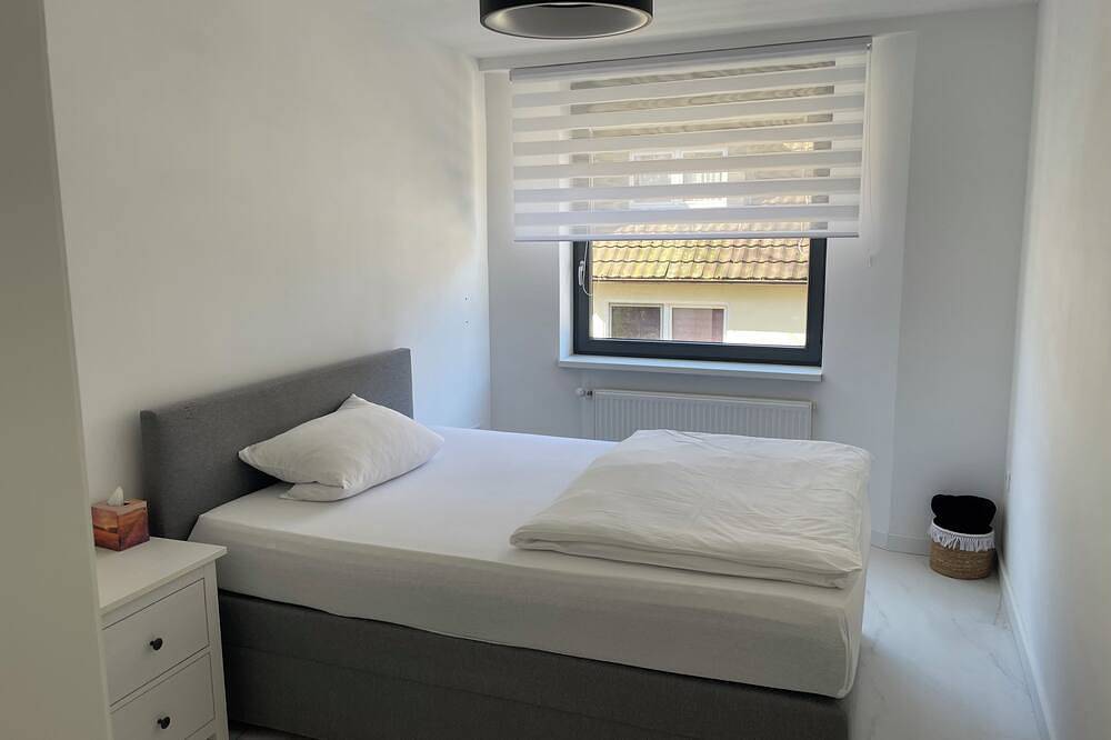 Ganze Wohnung, Zentrales Apartment mit Xxl Tv/Wlan,Vollküche & Kamin in Wuppertal, Bergisches Land