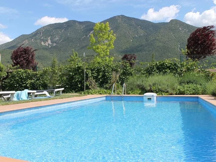 Casa rural para 14 personas, con terraza además de jardín y piscina en Cataluña - 2