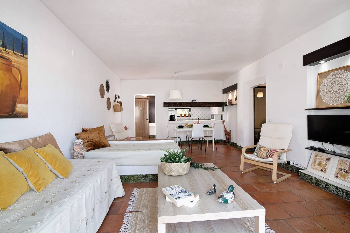 Apartamento inteiro, Apartamento 'Mar Azul 3' com Varanda e Wi-Fi in Praia da Oura, Albufeira