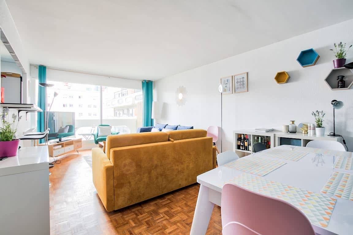 Appartement entier, Dominos - La Defense Family Apartment 10P in Courbevoie, Hauts-de-Seine
