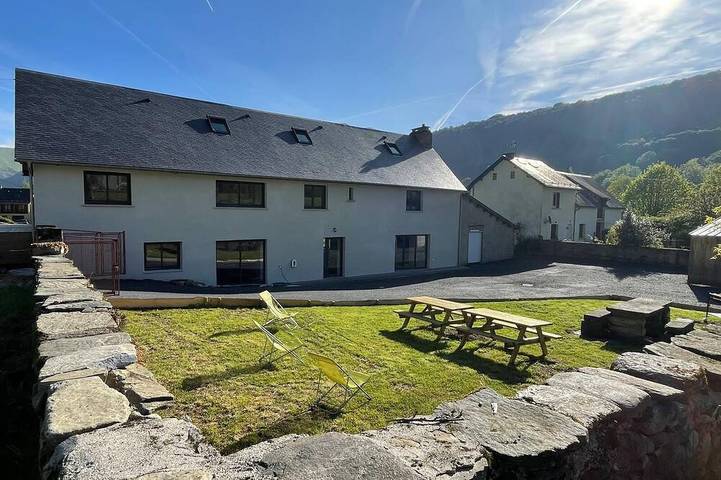 Location de vacances pour 14 personnes, avec jardin et sauna à Campan