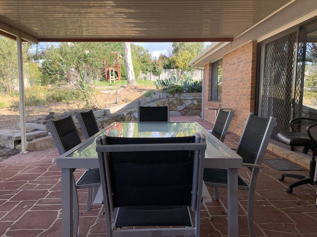 Cheerful 4-bedroom home with natural backyard in Canberra, Australian Capital Territory