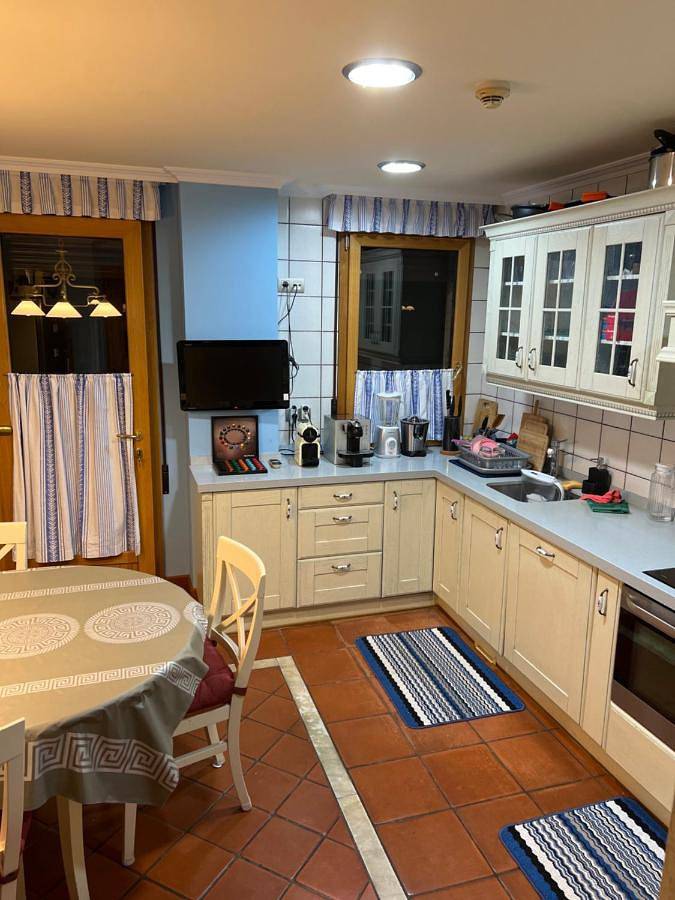 Chambre d’hôte pour 3 personnes, avec vue ainsi que jardin et piscine dans Cantabrie - 2