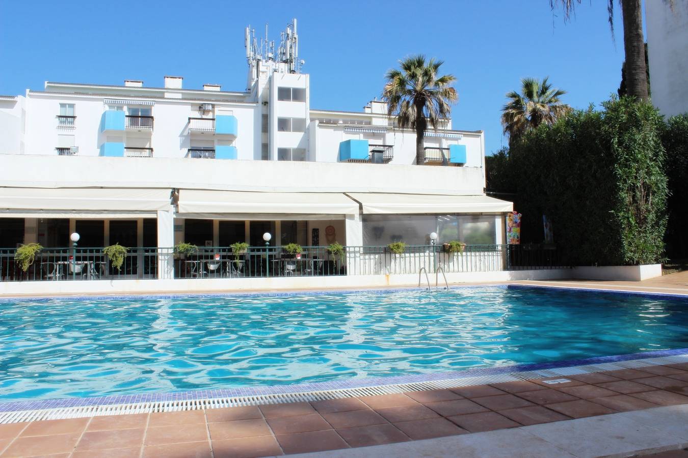 Ganze Wohnung, Ferienwohnung für 4 Personen mit Kinderpool in Vilamoura, Quarteira