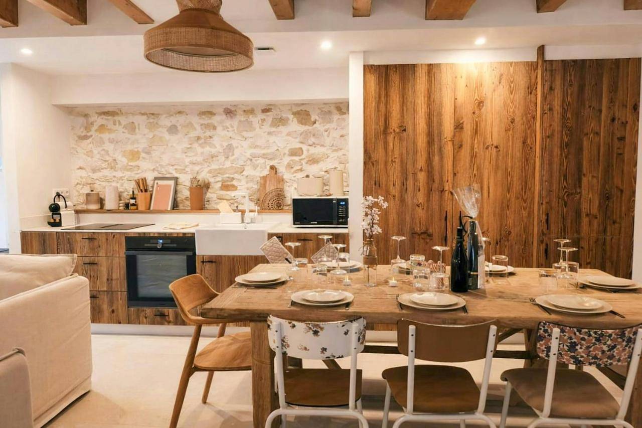 Lakeside Cottage Near Aix-Les-Bains in Conjux, Région de Chambéry