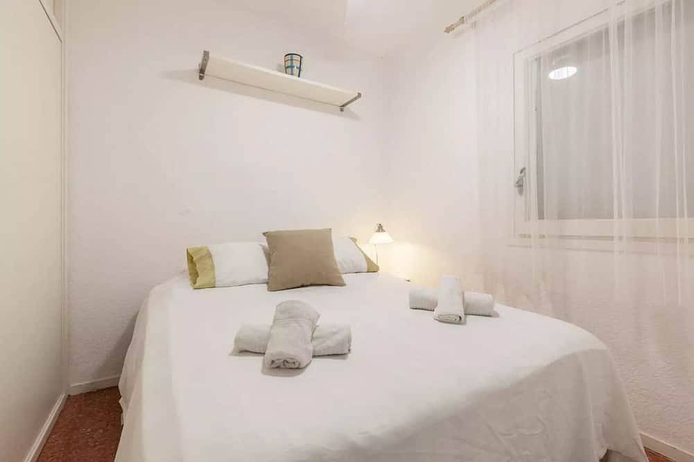 Entire apartment, Apartament Muralla 30 min Barcelona near beach and train station in Vilassar de Mar, Costa del Maresme