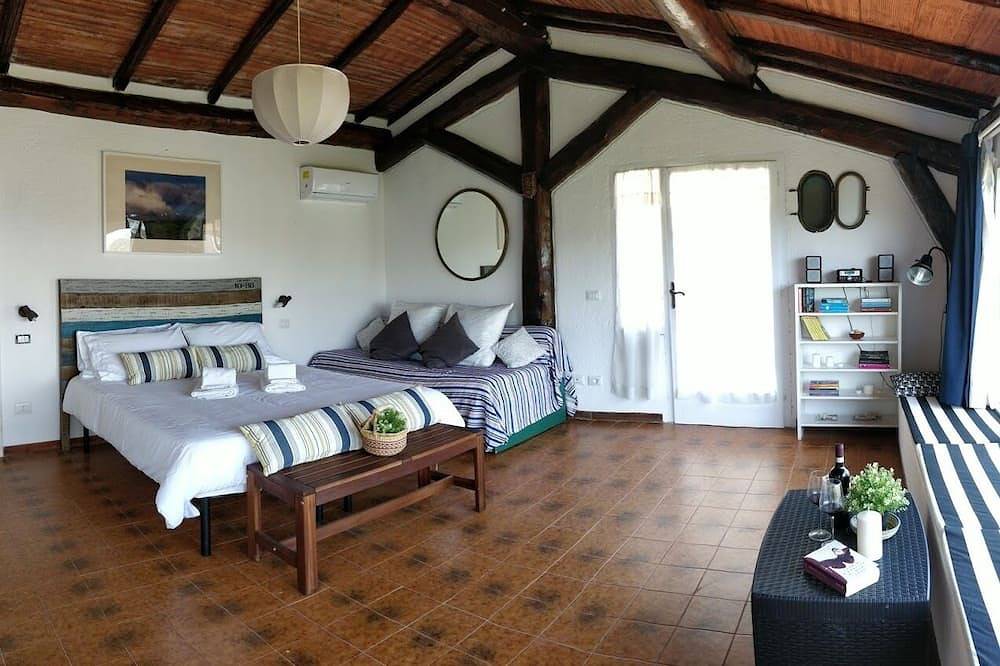 La Casa di Ester - on the Hill of Porto S. Stefano with Views in Porto Santo Stefano, Grosseto Province