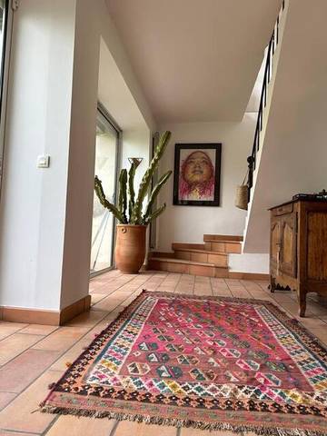 Location de vacances pour 6 personnes, avec vue ainsi que jardin et piscine, animaux acceptés à Mudaison