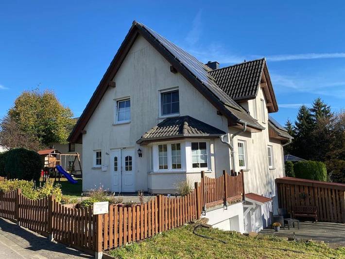 Ferienhaus für 6 Personen, mit Terrasse und Garten in Lindlar