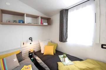 Static Caravan for 6 People in Le Bois-Plage-en-Ré, Côte des Fleurs, Photo 2