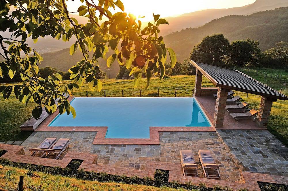 Apartamento entero, Romántico apartamento en la Toscana villa campo, maravillosa vista de la naturaleza in Pieve Fosciana, Garfagnana