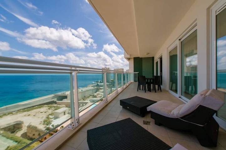 Holiday rental for 4 people, with pool and terrace in Tas-Sliema