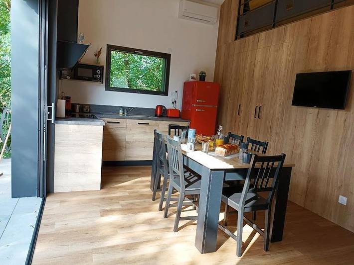 Location de vacances pour 8 personnes, avec terrasse ainsi que jardin et vue à Treize-Vents - 3