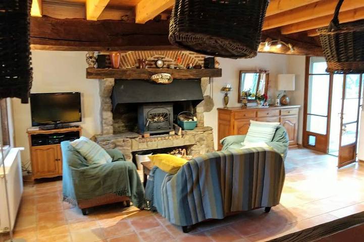 Auvergne Montagne Bourbonnaise (Allier)  Cottage ***  avec Spa Chiens  bienvenus in Arfeuilles, Région de Vichy