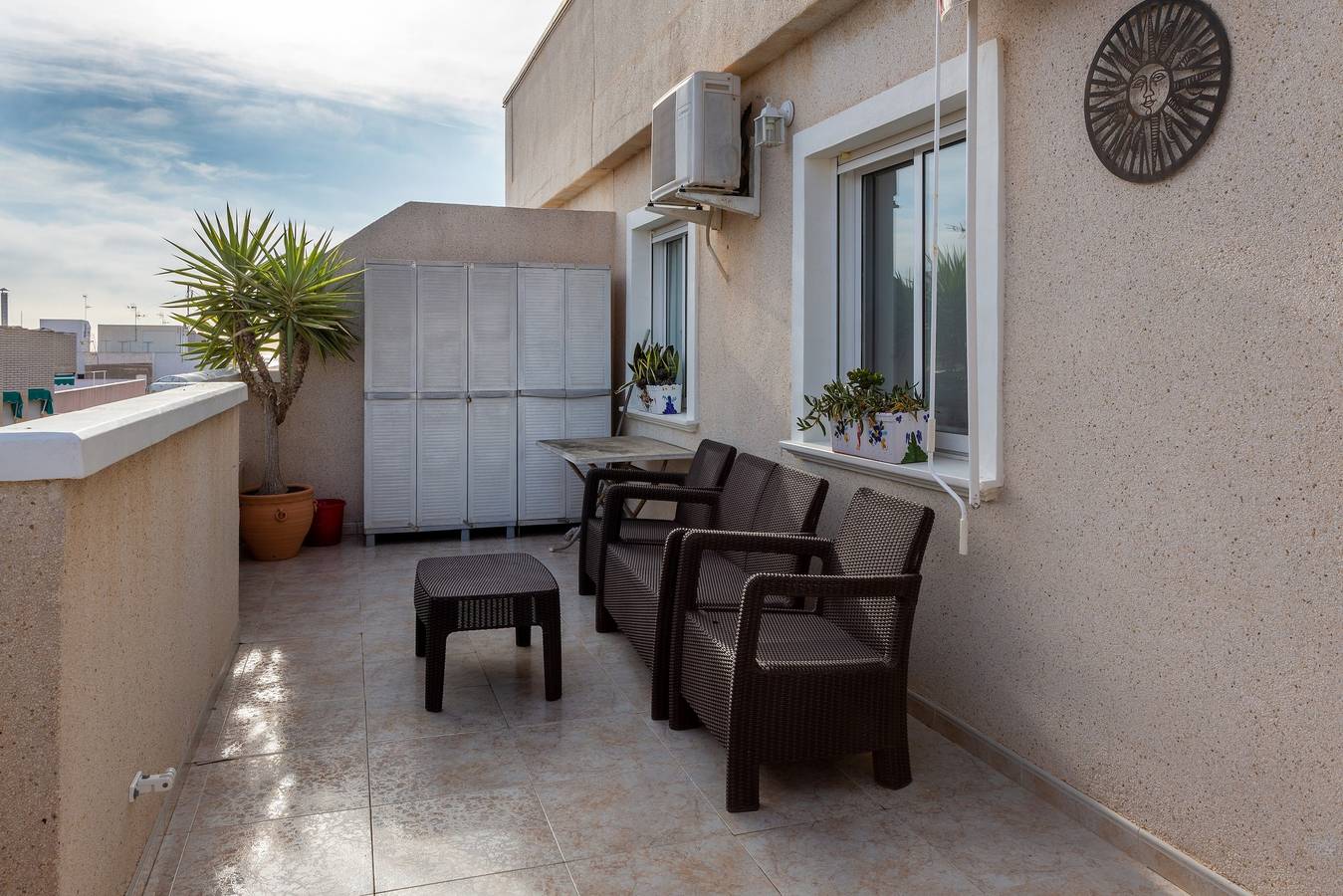 Ganze Wohnung, Schöne Ferienwohnung "Almdna15-atc" In Strandnähe mit Meerblick, Klimaanlage und Terrasse in Torrevieja Centre, Torrevieja