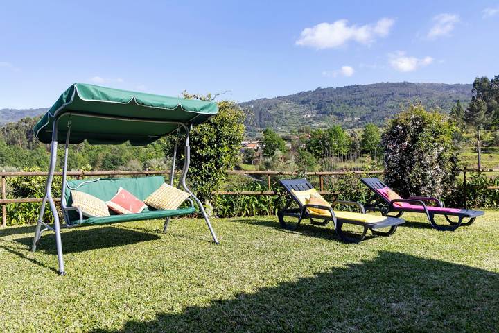 Holiday Home 'Casa Do Soutinho' with Mountain View, Private Terrace and Air Conditioning in Gemieira, Viana do Castelo District