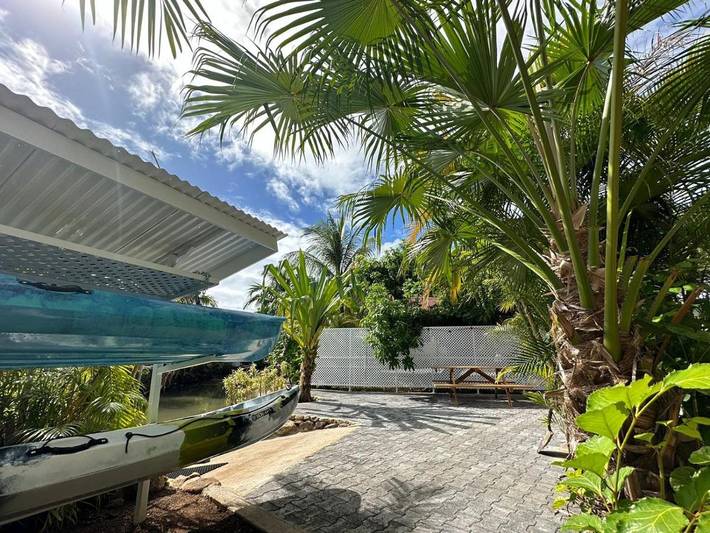 Location de vacances pour 8 personnes, avec vue sur le lac et jardin dans Ha'apiti - 3