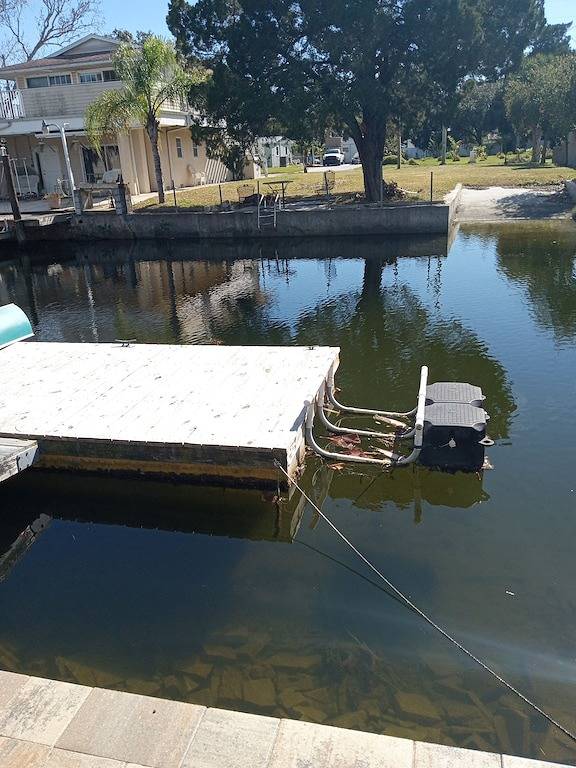 Aug, Sept, Okt, Nov $ 65, Tropisches Paradies, am Wasser, privat. Kostenlose Kajaks in Hudson, Pasco County