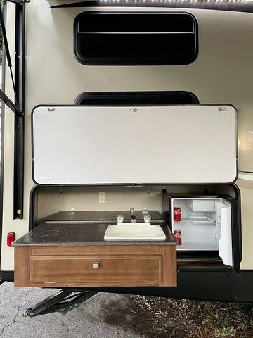 Camping for 7 Guests in Hollywood (FL), Florida, Picture 2