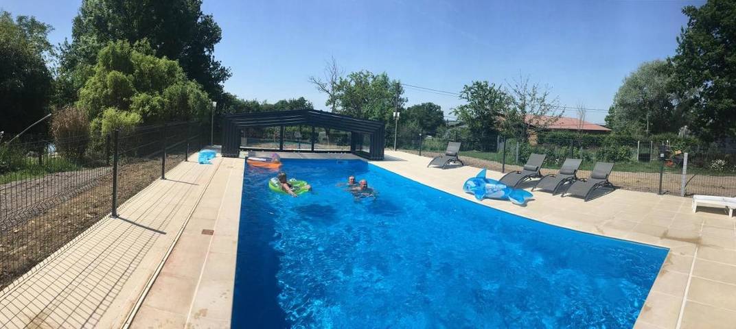 Chambre d’hôte pour 2 personnes, avec Terrasse et Jardin ainsi que Piscine et Vue