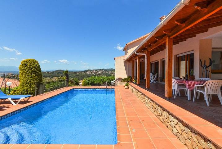 Casa rural para 7 personas, con jardín, Se admiten mascotas en Blanes - 2