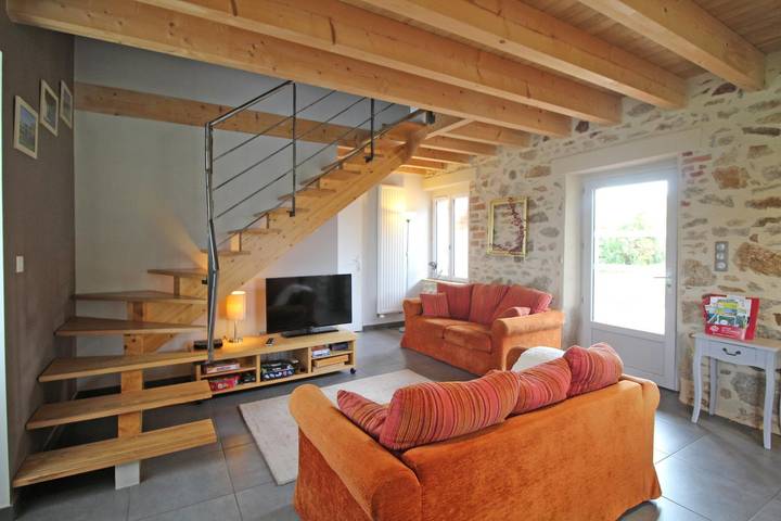 Gîte pour 7 personnes, avec terrasse et sauna ainsi que jardin et piscine à Saint-Junien - 3