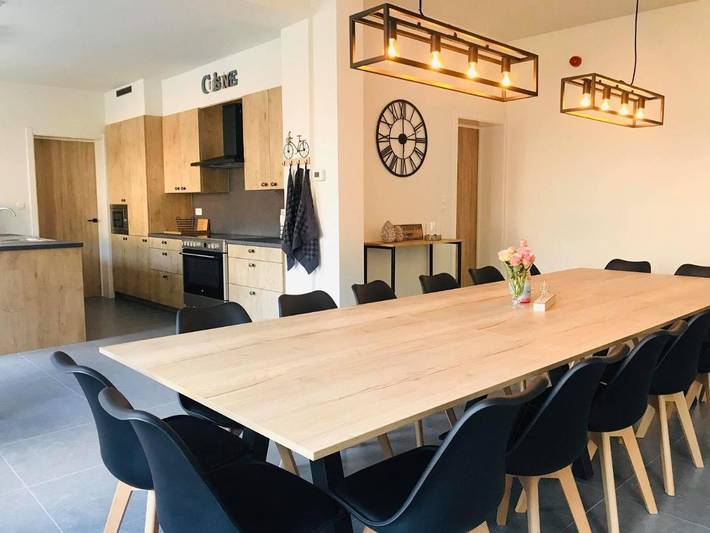 Location de vacances pour 16 personnes, avec Terrasse ainsi que Jardin et Vue à Flobecq