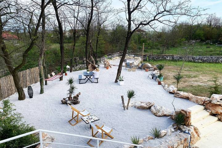 Villa für 10 Personen, mit Garten und Ausblick in Montenegro - 4