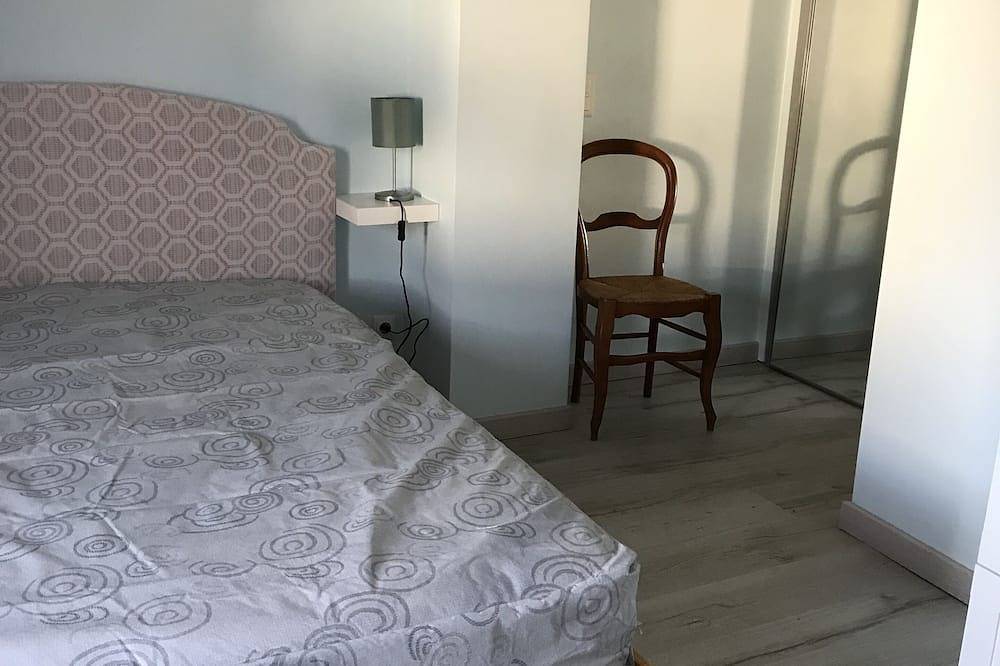 Einfamilienhaus, großer Garten und geschlossener Privatparkplatz in Goulien, Quimper und Umgebung