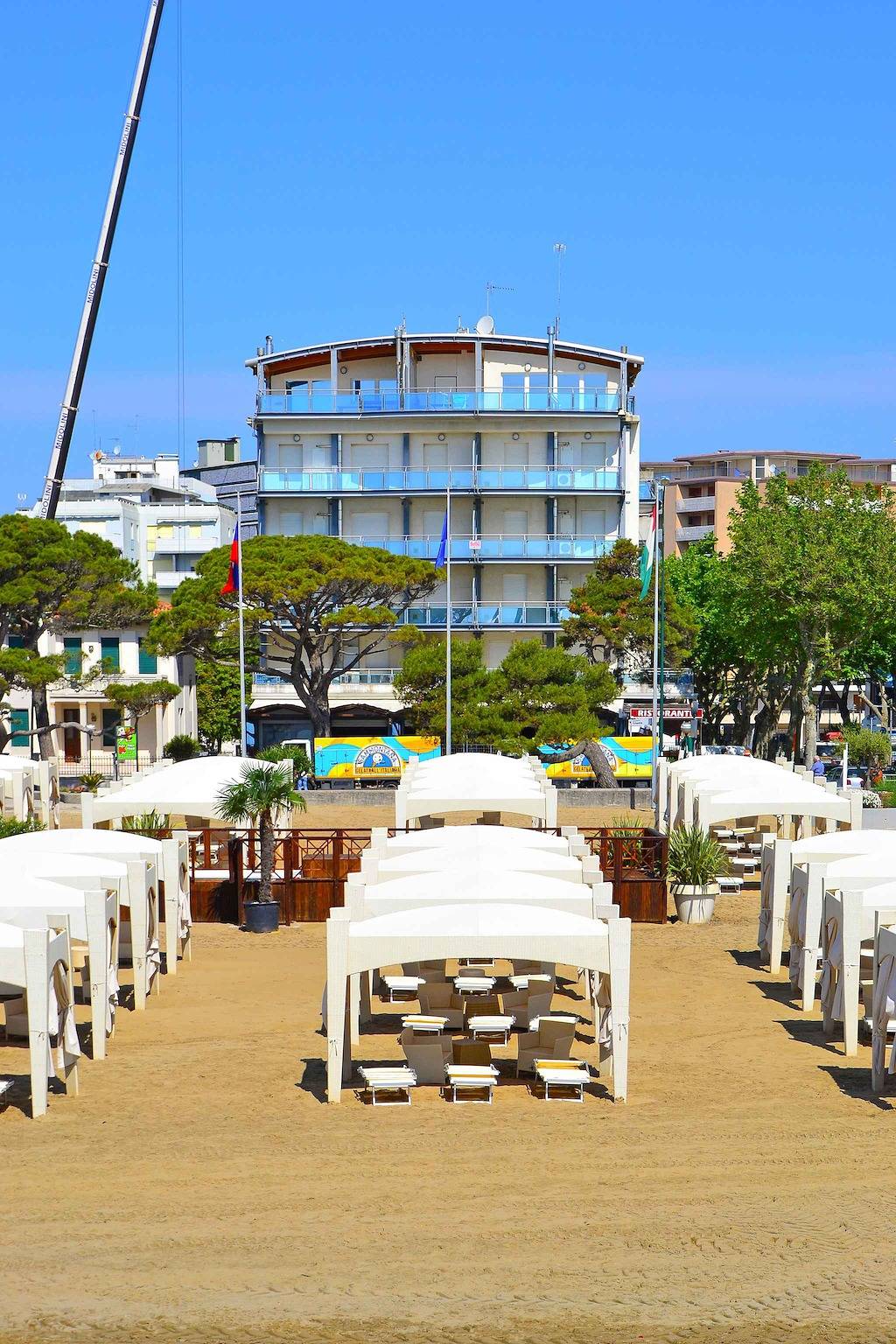 Entire holiday apartment, Holiday apartment on the promenade  in Lignano Sabbiadoro, Udine Province