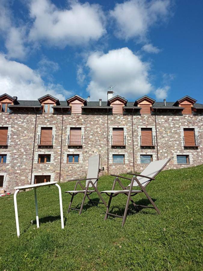 Camping para 2 personas, con vistas y jardín en La Ribagorza