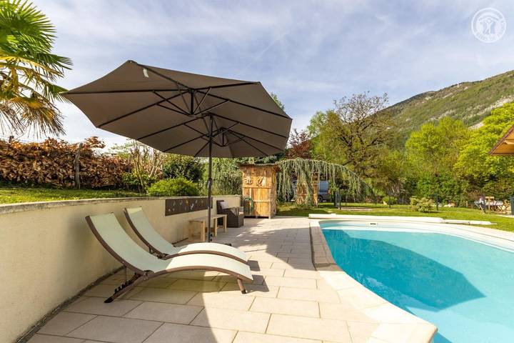 Gîte pour 5 personnes, avec Jardin et Piscine