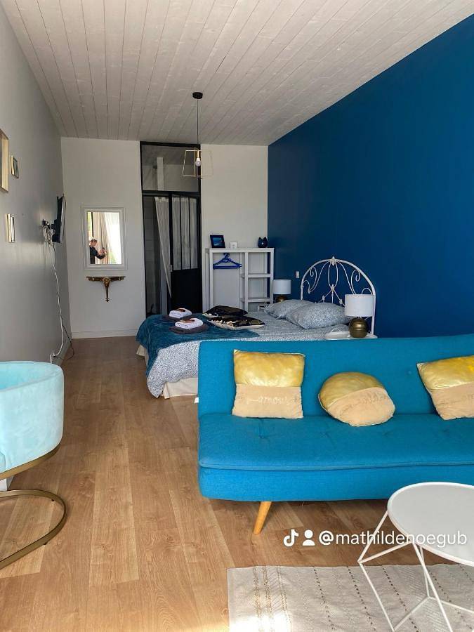 Gîte pour 2 personnes, avec jardin et piscine dans Port Joinville - 2