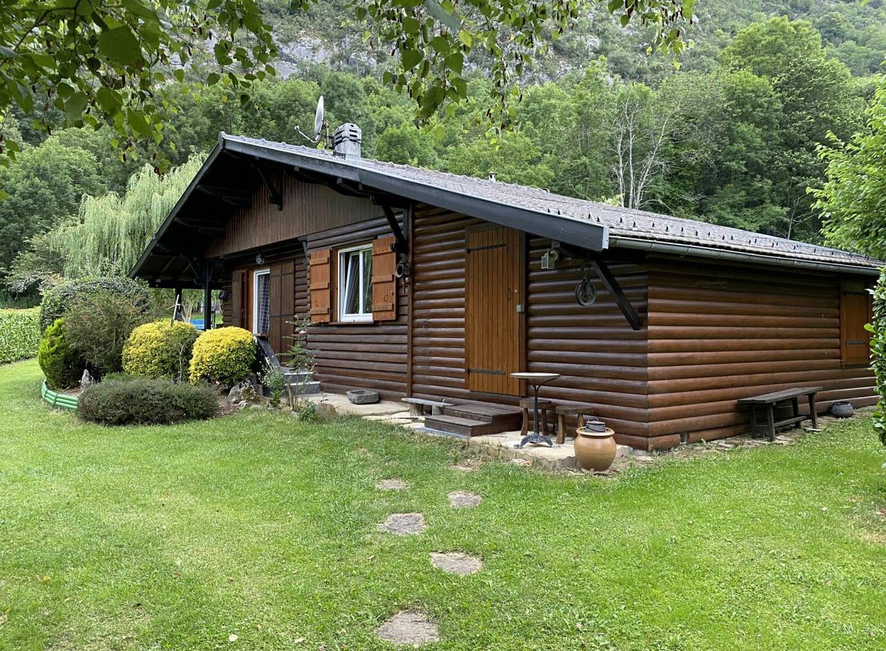 Chalet du Noyer Long in Rabat-les-Trois-Seigneurs, Parc naturel régional des Pyrénées ariégeoises