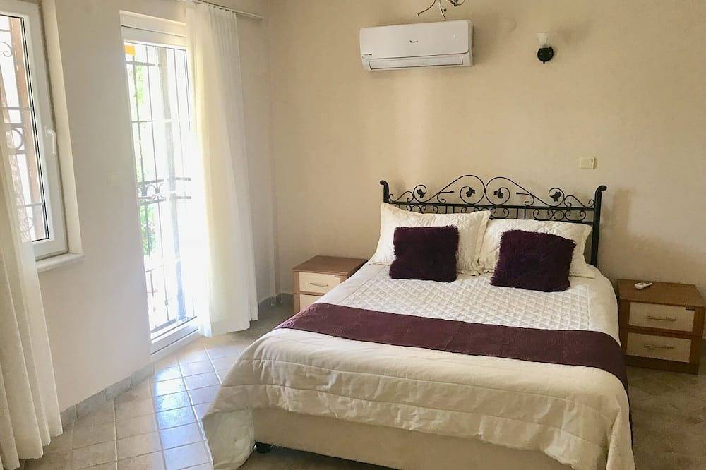 Villa Yakamoz - Luxusvilla mit 4 Schlafzimmern, privatem Pool, Wi-Fi und britischem Fernseher in Calis Beach in Fethiye, Türkische Ägäis