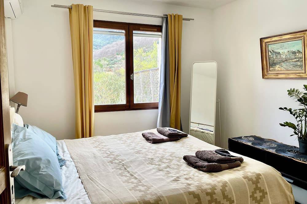 Gîte confortable au calme dans son coin de verdure. Avec piscine in Saint-Privat, Région de Lodève