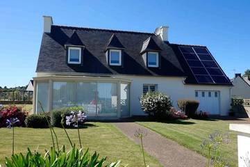 Location de vacances pour 9 personnes, avec jardin dans Pors Guyon