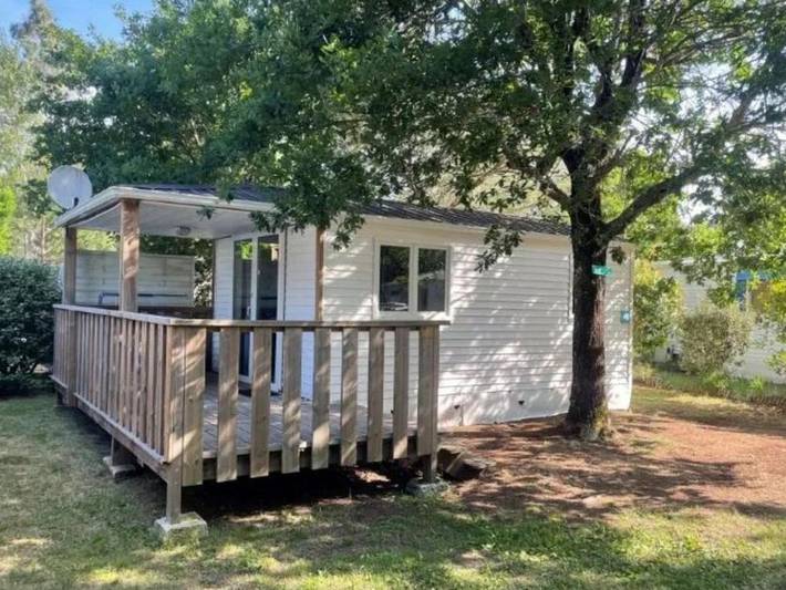 Camping pour 4 personnes, avec terrasse