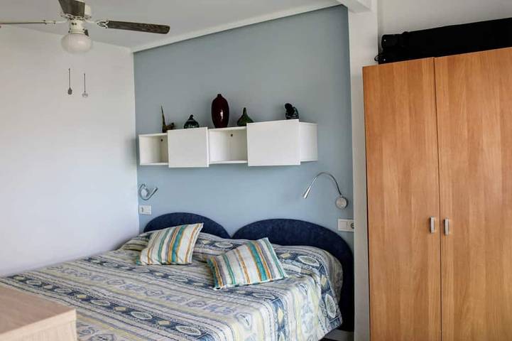 Appartement entier, 6 P, 2 Chambres, 2 Salles De Bains, WIFI Gratuit, Piscine, Parking, Vues Magnifiques, Ponien in Benidorm, Costa Blanca