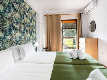 Holiday Apartment for 6 People in Torremolinos Centre, Torremolinos, Photo 4