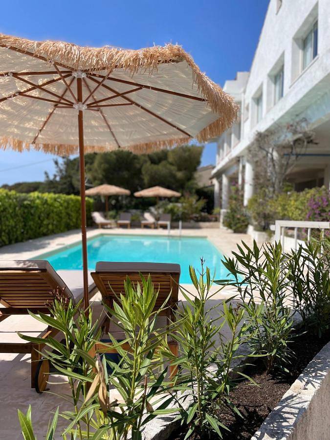 Hôtel pour 2 personnes, avec Terrasse et Jardin ainsi que Piscine et Vue